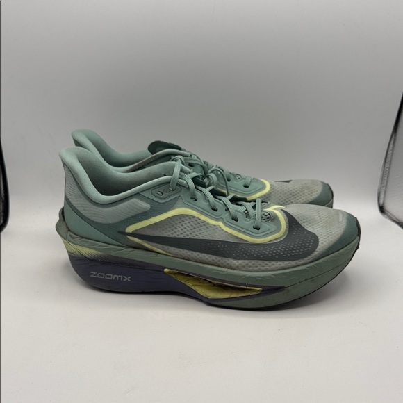 Nike Zoom Fly 6 mens 10 Athletic Shoes in Green and Yellow used S25